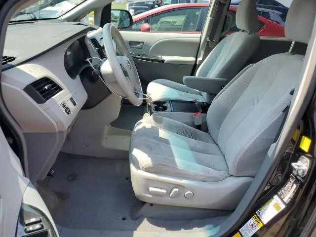 2011 TOYOTA SIENNA LE  