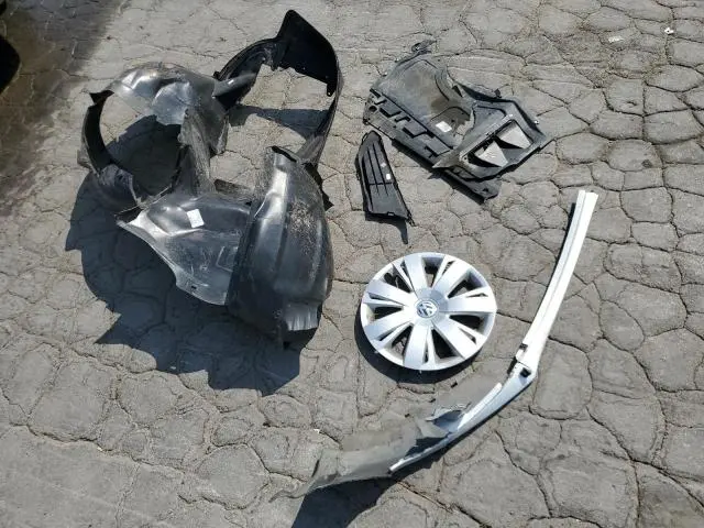 2011 VOLKSWAGEN JETTA SE  