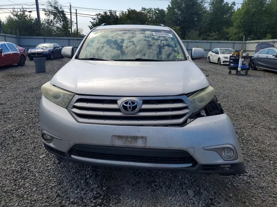 2013 TOYOTA HIGHLANDER PLUS  