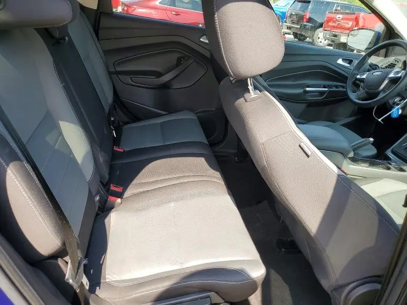 2016 FORD ESCAPE SE  