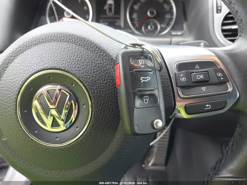 2016 VOLKSWAGEN TIGUAN R-LINE