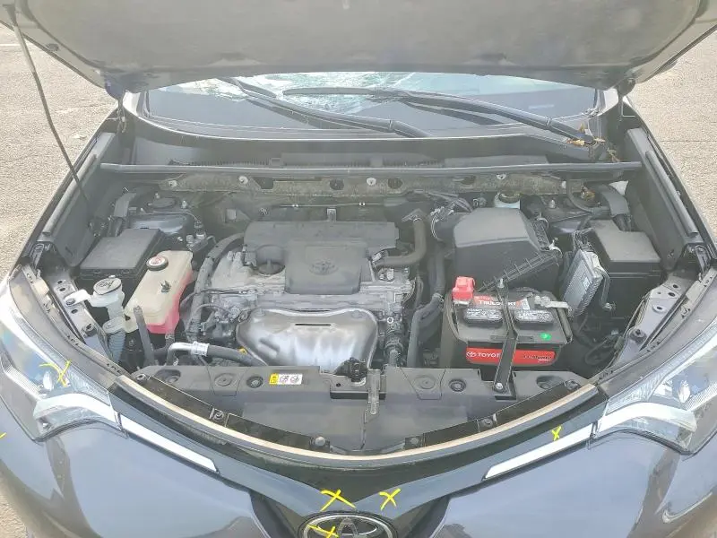 2018 TOYOTA RAV4 XLE  