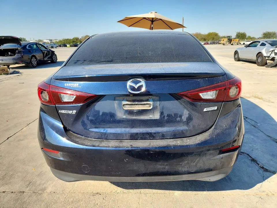 2018 MAZDA 3 TOURING  