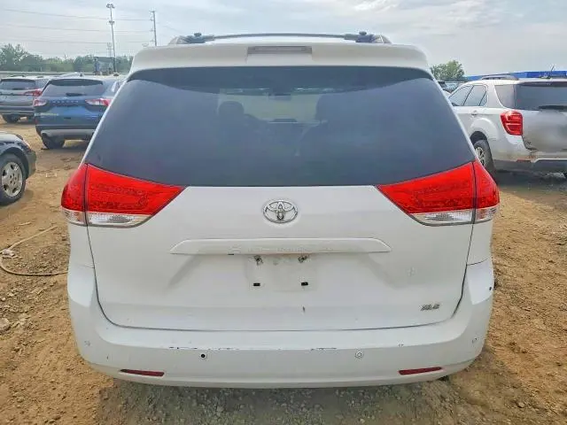 2013 TOYOTA SIENNA XLE 8-PASSENGER  