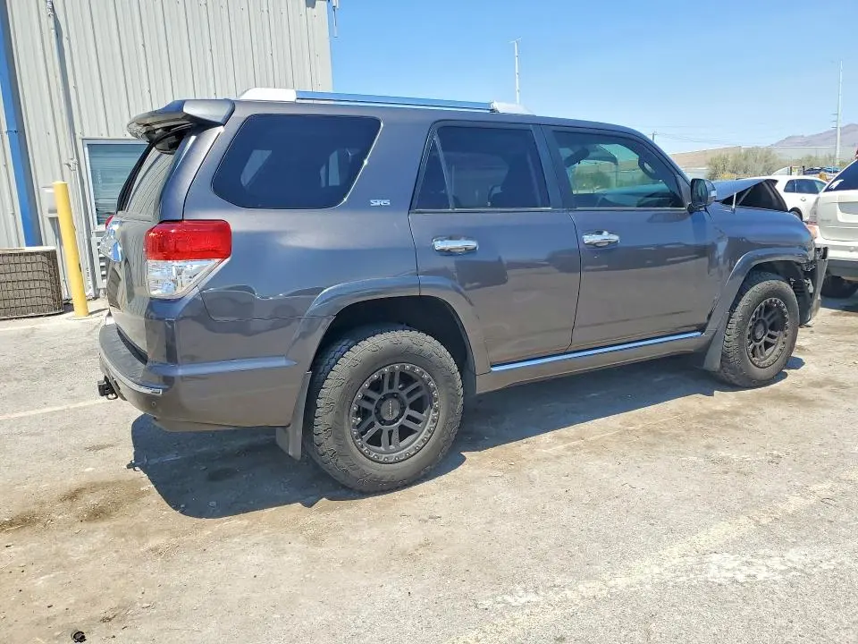 2013 TOYOTA 4RUNNER SR5  