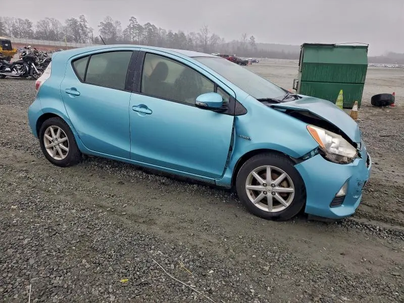 2013 TOYOTA PRIUS C   