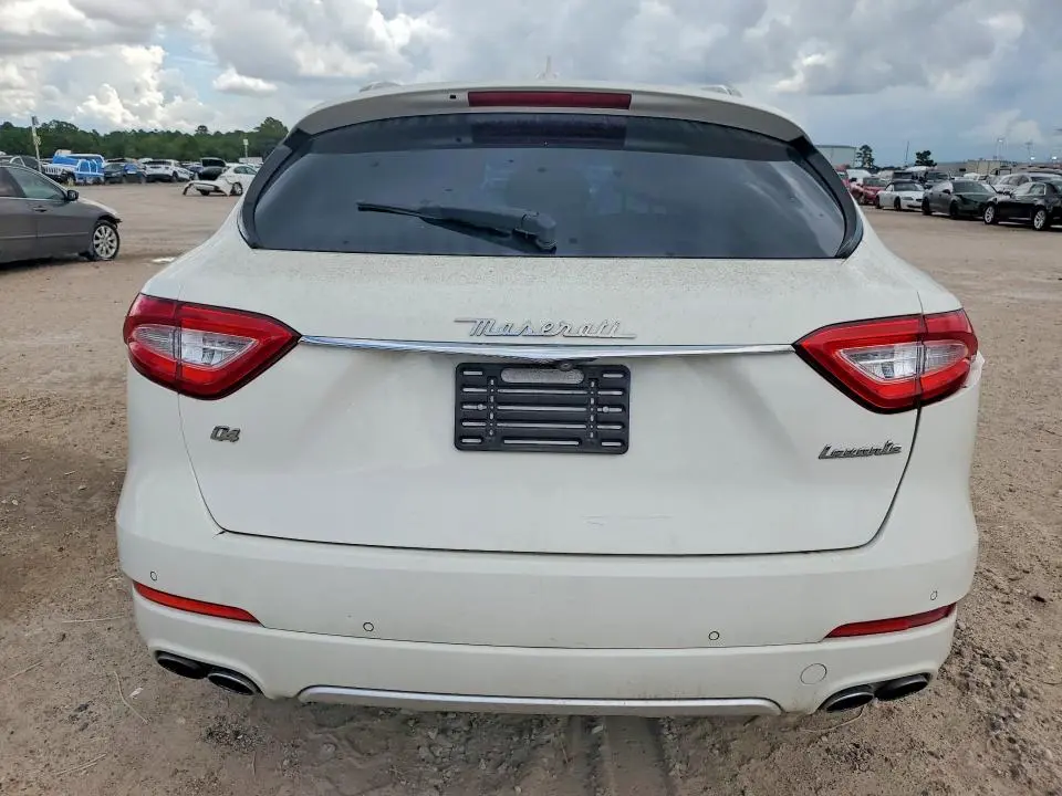 2019 MASERATI LEVANTE LUXURY  