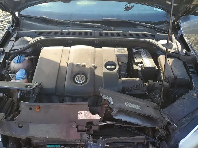 2013 VOLKSWAGEN JETTA SE  