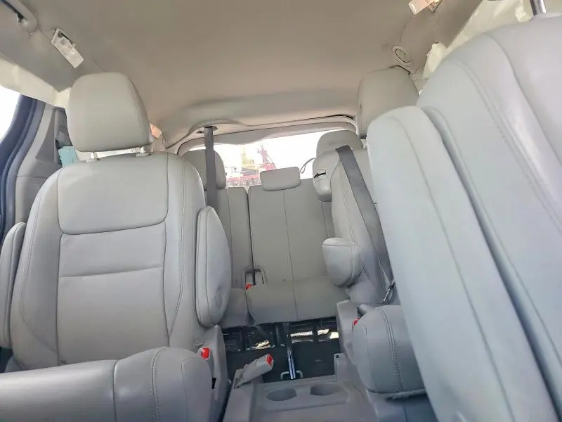 2017 TOYOTA SIENNA XLE 8-PASSENGER  