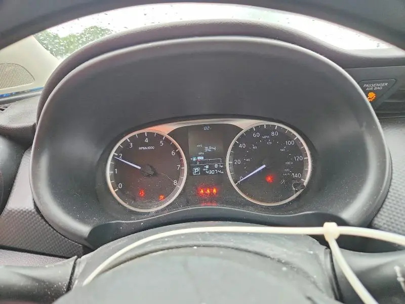 2024 NISSAN KICKS S  