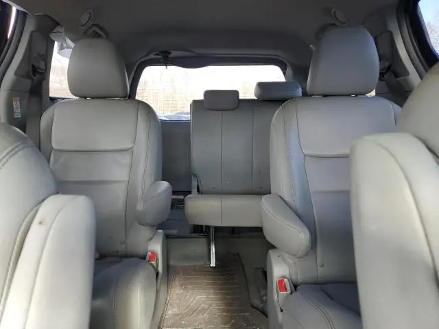 2015 TOYOTA SIENNA XLE  