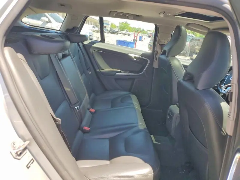 2016 VOLVO V60 T5 PREMIER  