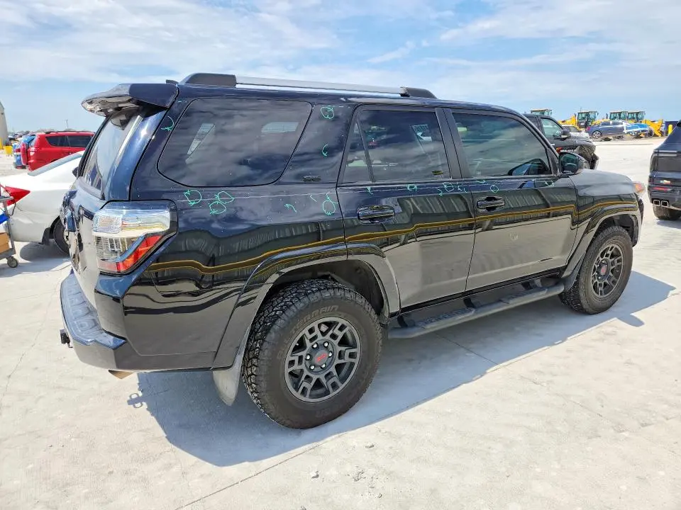 2020 TOYOTA 4RUNNER SR5  
