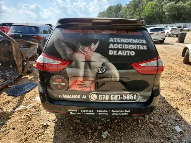 2017 TOYOTA SIENNA   