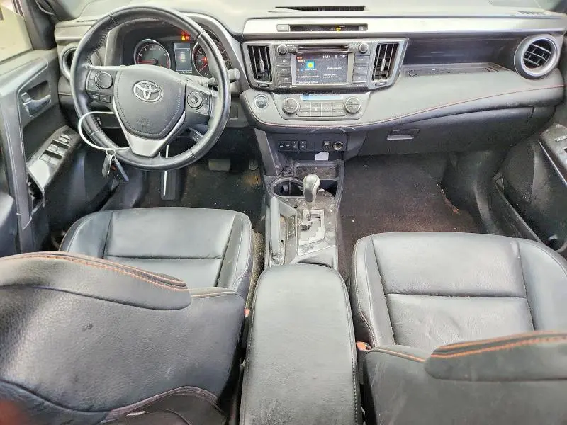 2016 TOYOTA RAV4 SE  