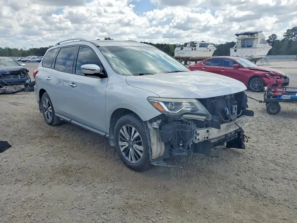 2017 NISSAN PATHFINDER SL  