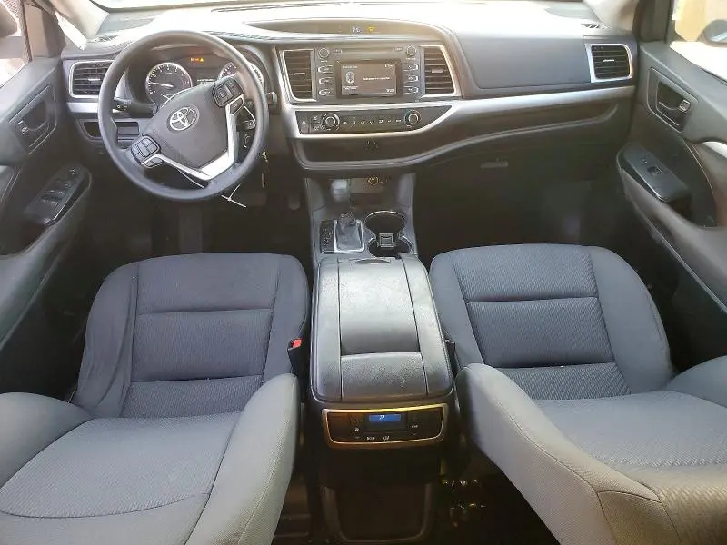 2016 TOYOTA HIGHLANDER LE  