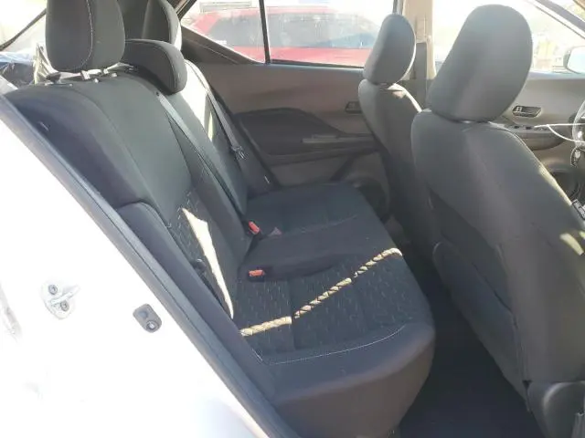 2021 NISSAN KICKS S  