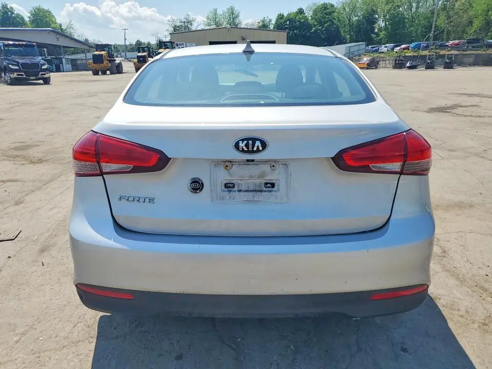 2018 KIA FORTE LX  