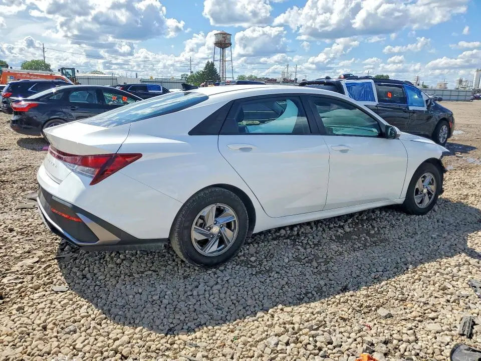 2024 HYUN ELANTRA SE   