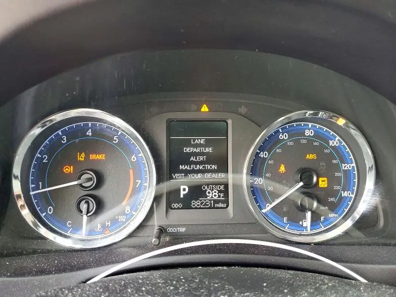 2018 TOYOTA COROLLA LE  