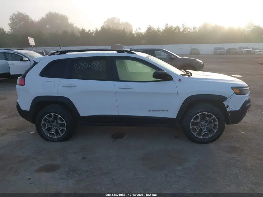 2022 JEEP CHEROKEE TRAILHAWK 4X4