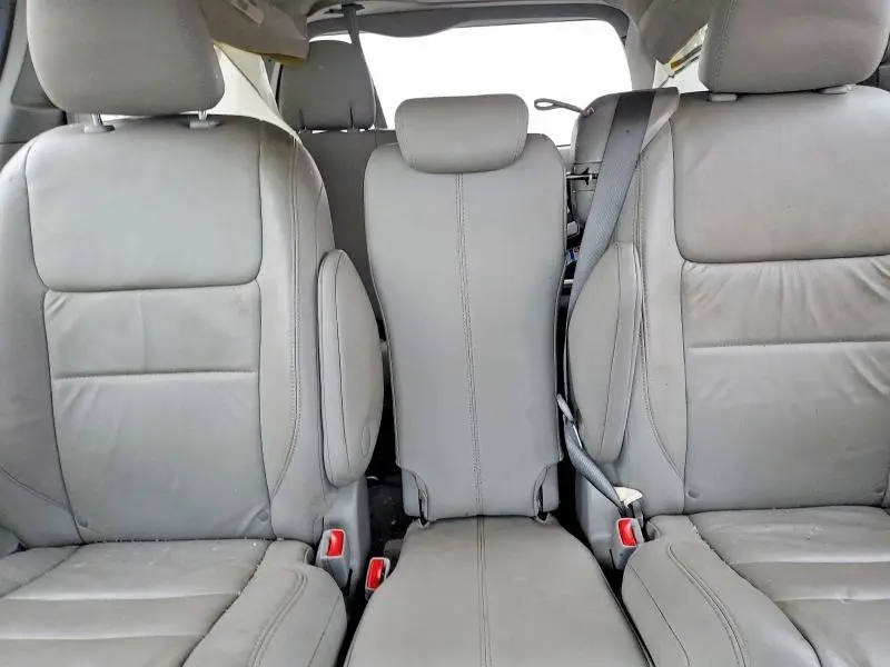2016 TOYOTA SIENNA XLE 8-PASSENGER  