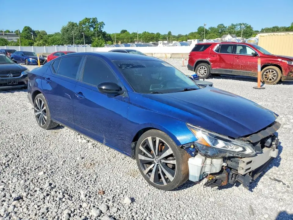 2019 NISSAN ALTIMA SR  