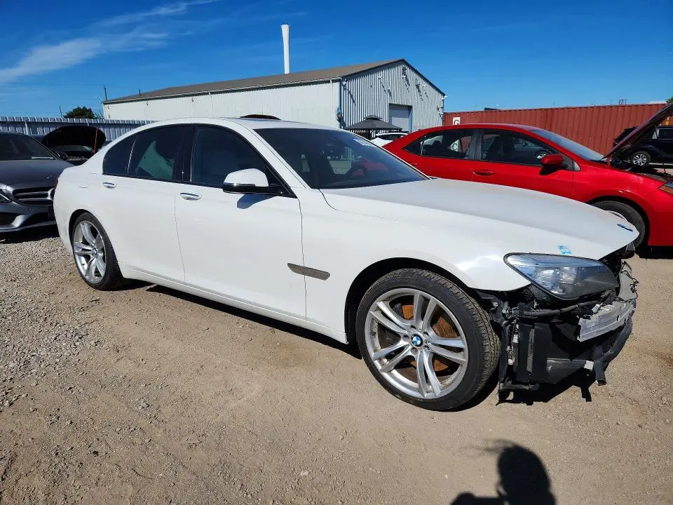 2014 BMW 750 XI  