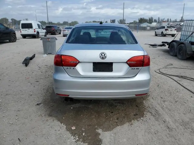 2011 VOLKSWAGEN JETTA SE  