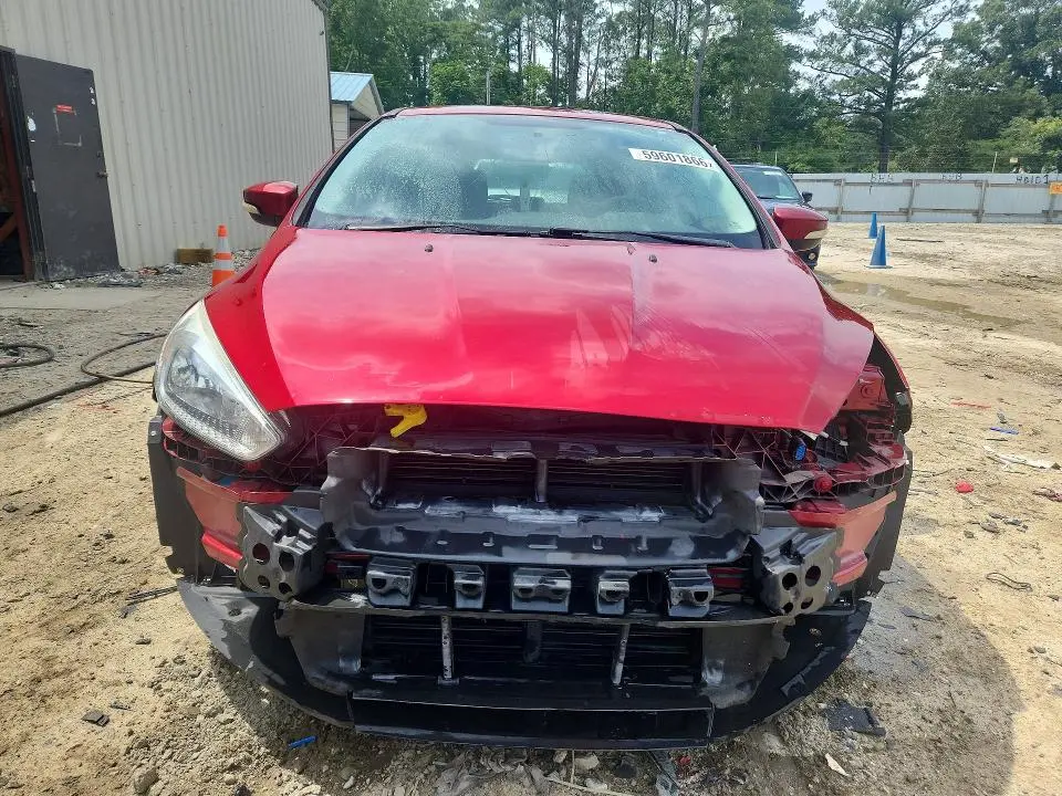 2015 FORD FOCUS SE  