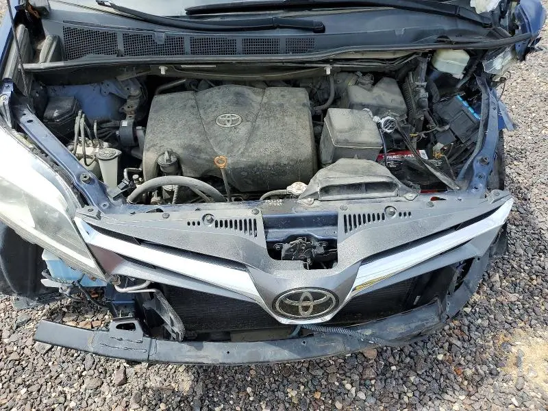 2018 TOYOTA SIENNA LIMITED PREMIUM 7-PASSENGER  