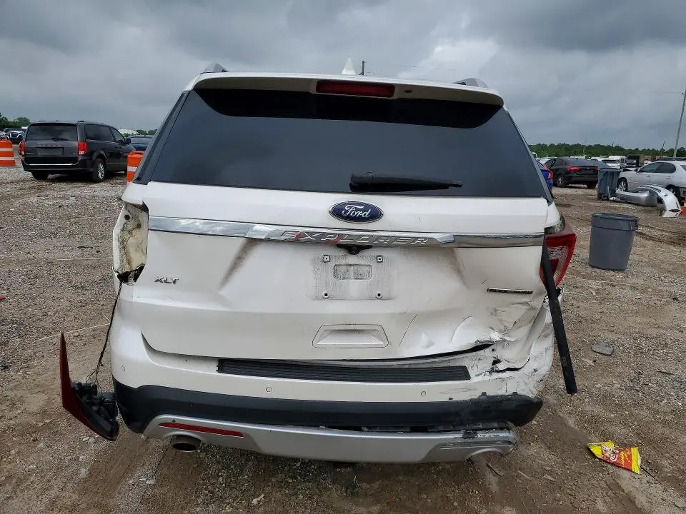 2016 FORD EXPLORER XLT  