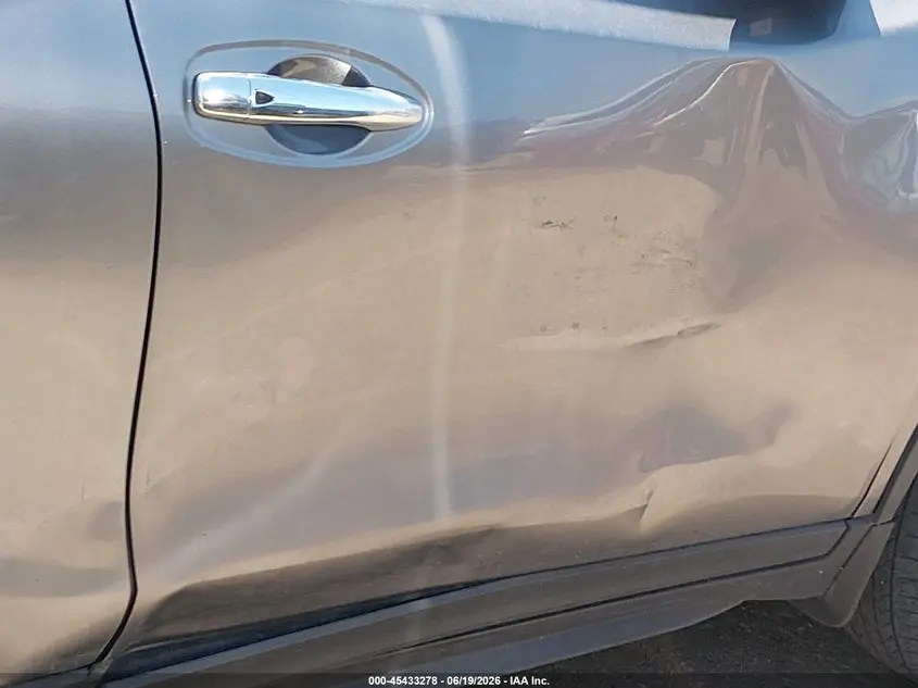 2017 NISSAN ROGUE SV