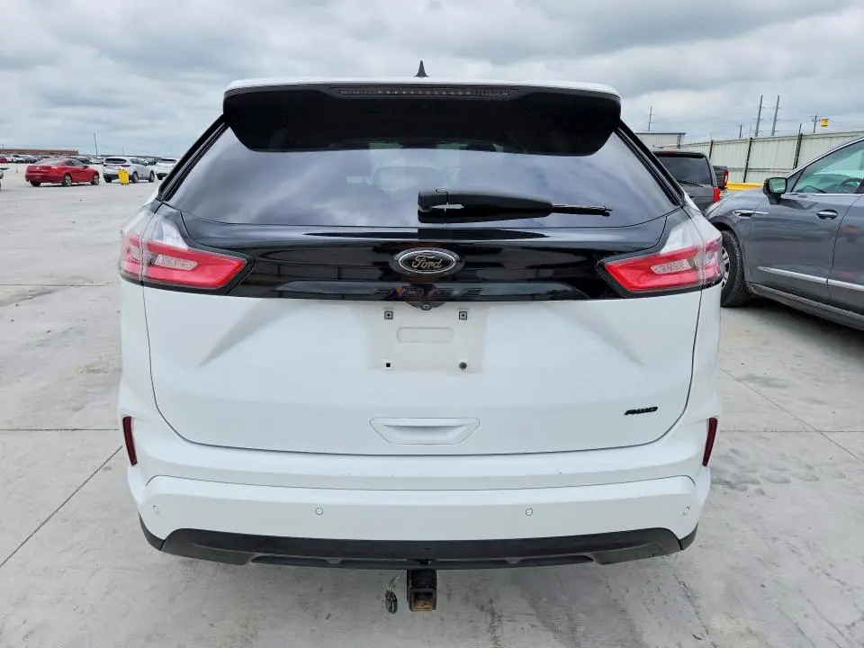 2022 FORD EDGE SE  
