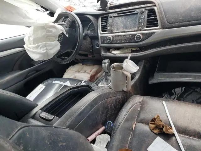 2018 TOYOTA HIGHLANDER SE  