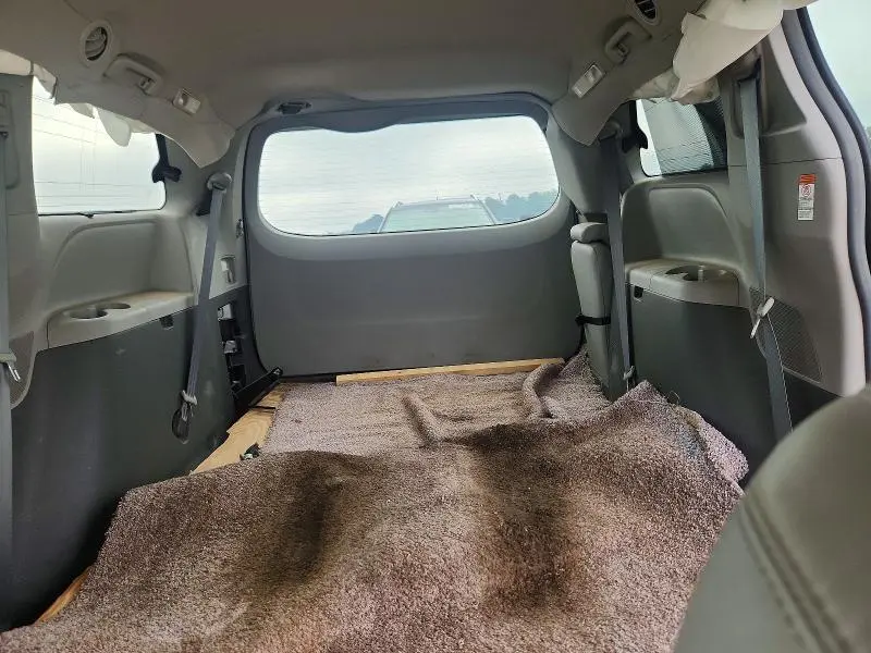 2016 TOYOTA SIENNA XLE 8-PASSENGER  