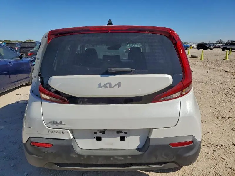 2022 KIA SOUL LX  