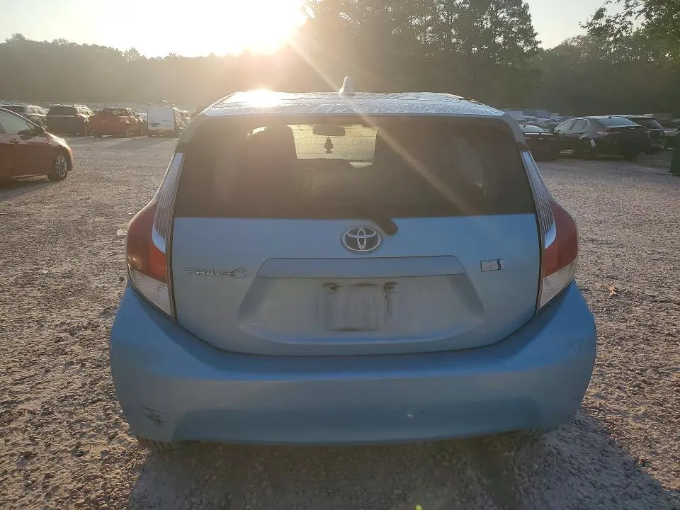 2015 TOYOTA PRIUS C ONE  