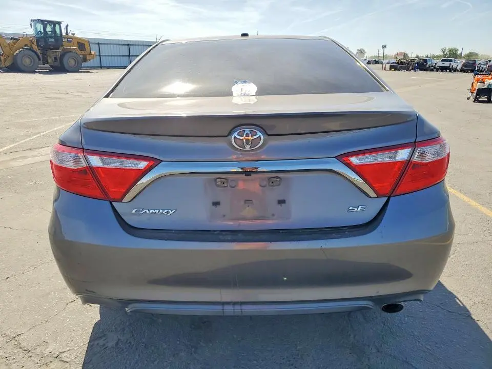 2017 TOYOTA CAMRY SE  