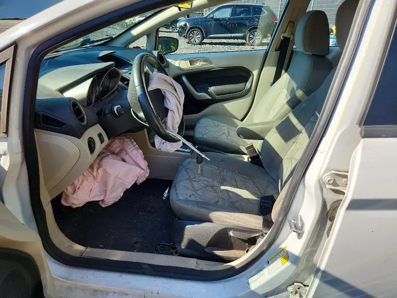 2013 FORD FIESTA SE  