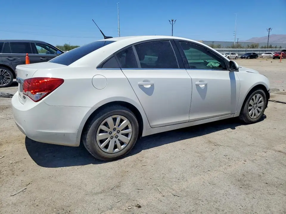 2011 CHEVROLET CRUZE LT  