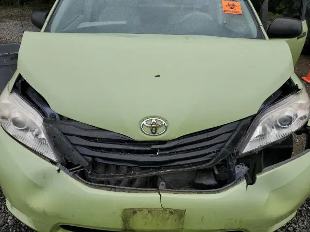 2014 TOYOTA SIENNA   