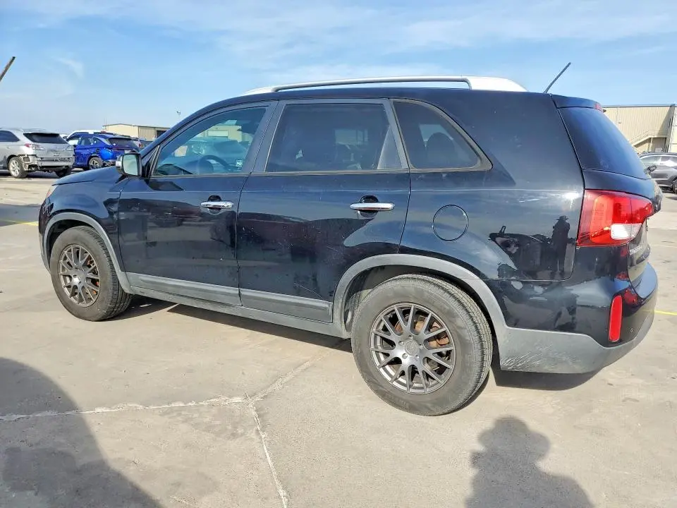 2014 KIA SORENTO LX  