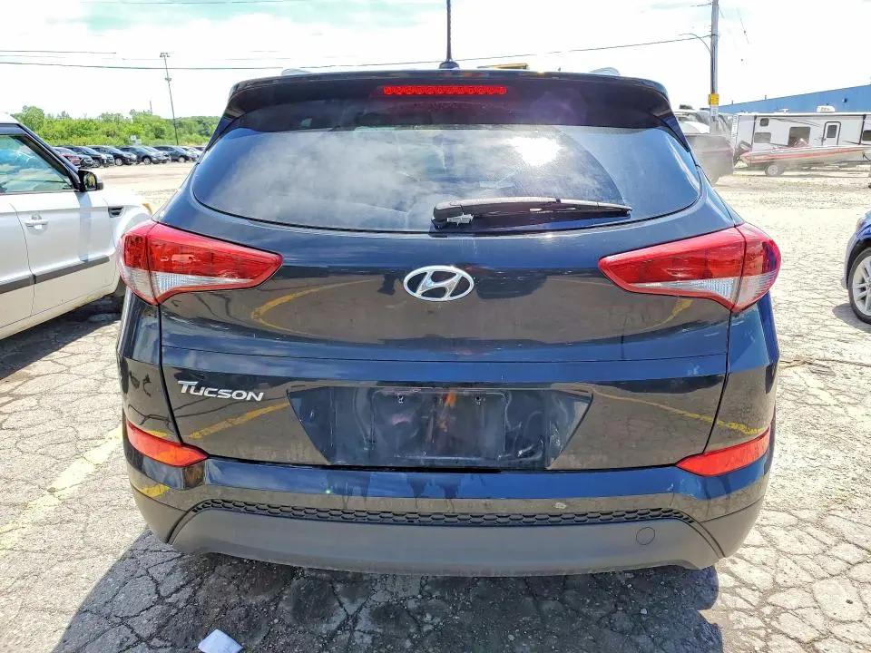 2016 HYUNDAI TUCSON SE  