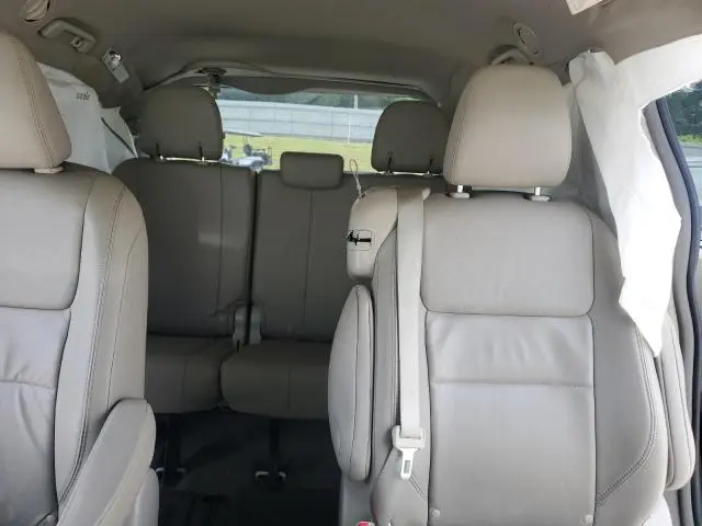 2015 TOYOTA SIENNA XLE  