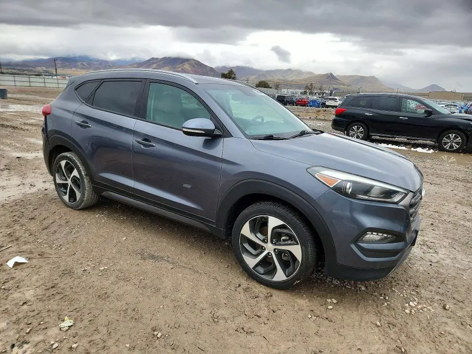 2016 HYUNDAI TUCSON SPORT  
