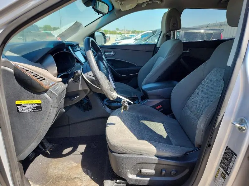 2017 HYUNDAI SANTA FE SE  