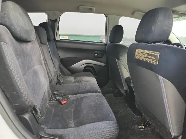 2010 MITSUBISHI OUTLANDER ES  