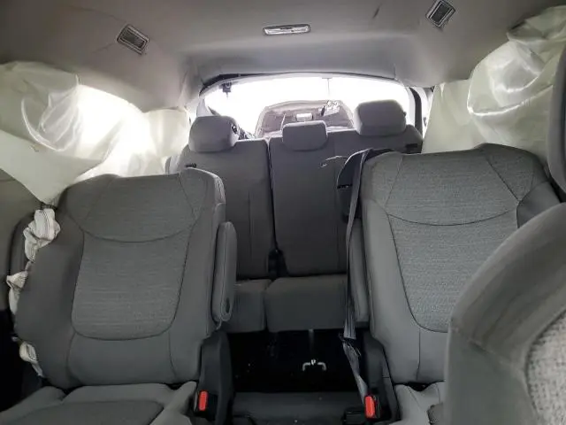 2021 TOYOTA SIENNA LE  
